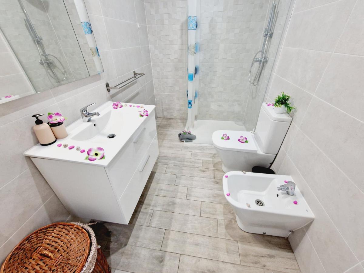 לוס כריסטיאנוס Luxury San Marino Apartment & Pool View מראה חיצוני תמונה