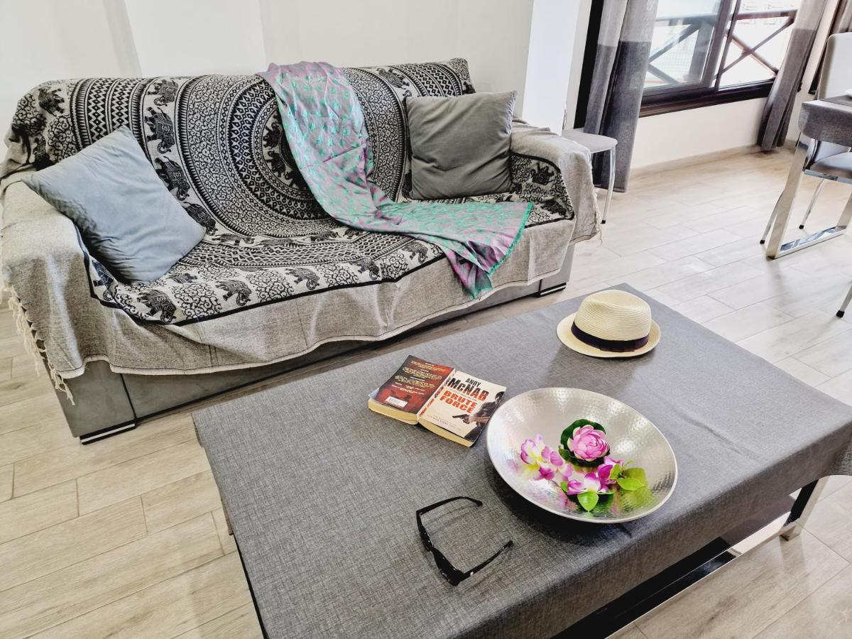 לוס כריסטיאנוס Luxury San Marino Apartment & Pool View מראה חיצוני תמונה