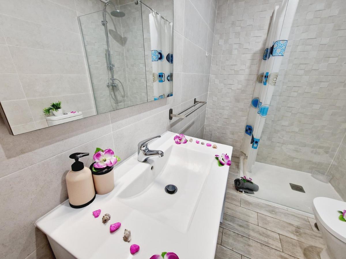 לוס כריסטיאנוס Luxury San Marino Apartment & Pool View מראה חיצוני תמונה